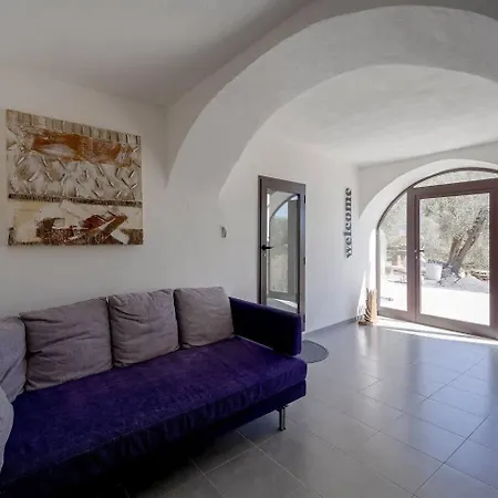 Alba Dachi Farm Andora