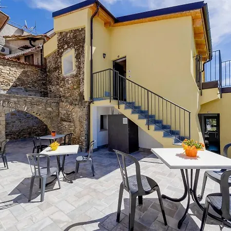 Alba Dachi Farm Apartment *