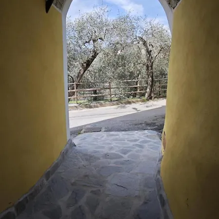 Alba Dachi Farm Apartment Andora